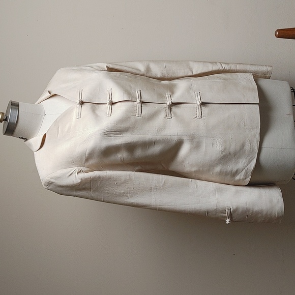 Tailored Silk Champagne Jacket Frog & Knot Closure - Picture 11 of 17